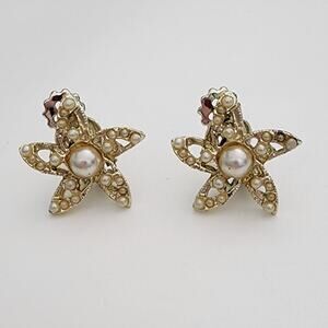 Vintage gold tone white bead Star Fish‎ shaped clip on earrings